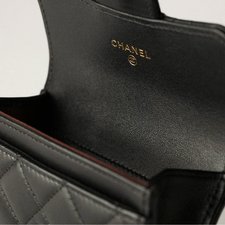 Porte-cartes Chanel à Rabat – Image 2